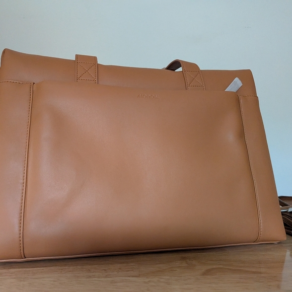 NEW Monos Metro Weekend Travel Bag in Saddle Tan Includes Add Ons! - Picture 10 of 10